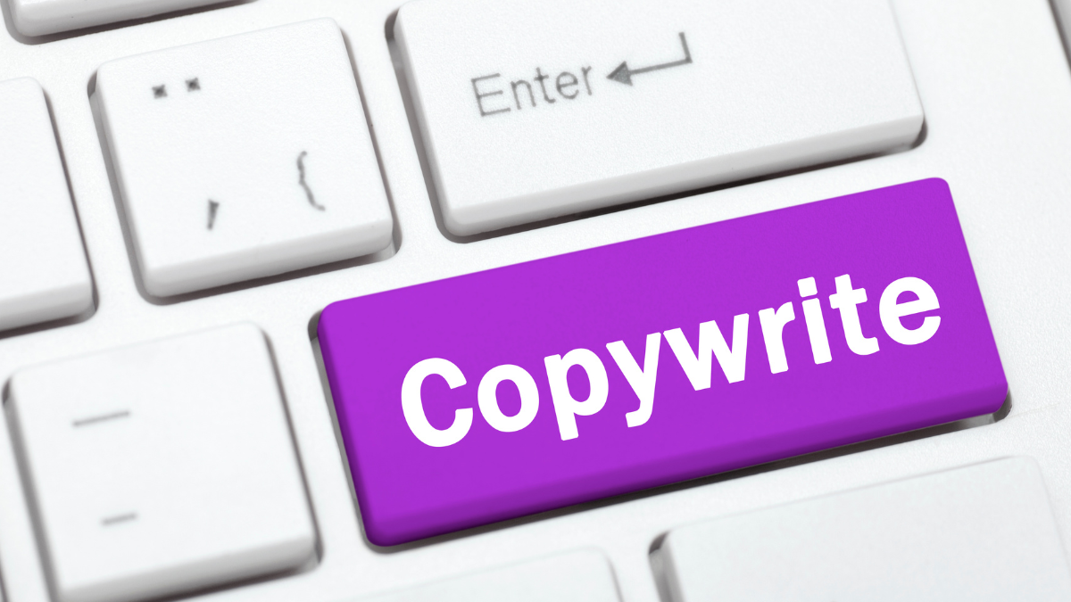 Teclado com destaque para copywriting persuasivo aplicado ao empreendedorismo online.